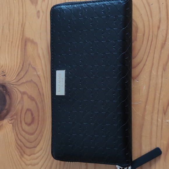 Kate Spade Penn Place Embossed Wallet - Picture 1 of 6